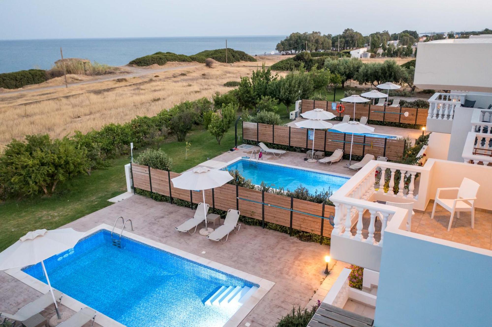 Rita Mare Seafront Villas Heated Pools ゲンナジー エクステリア 写真