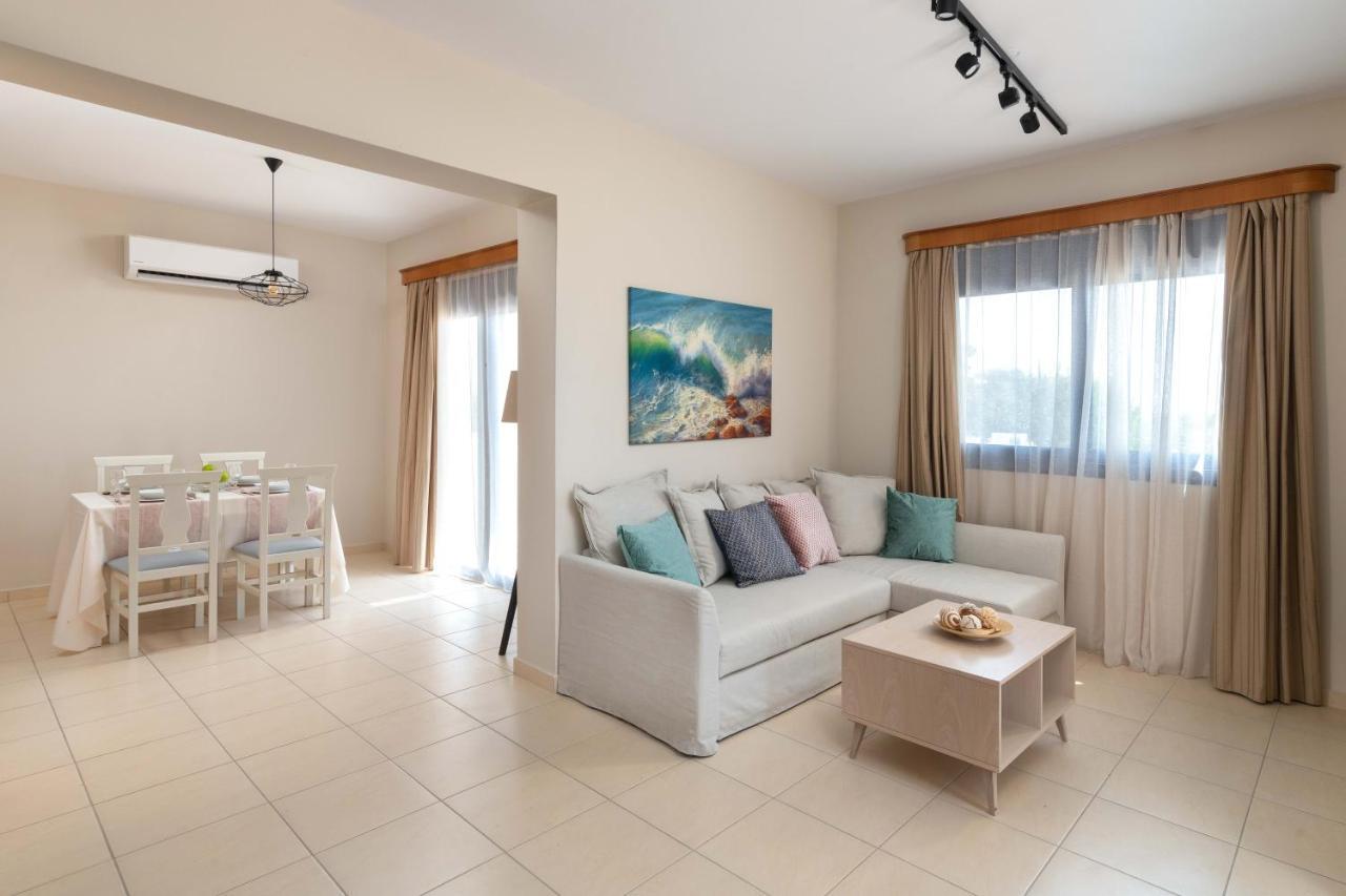 Rita Mare Seafront Villas Heated Pools ゲンナジー エクステリア 写真