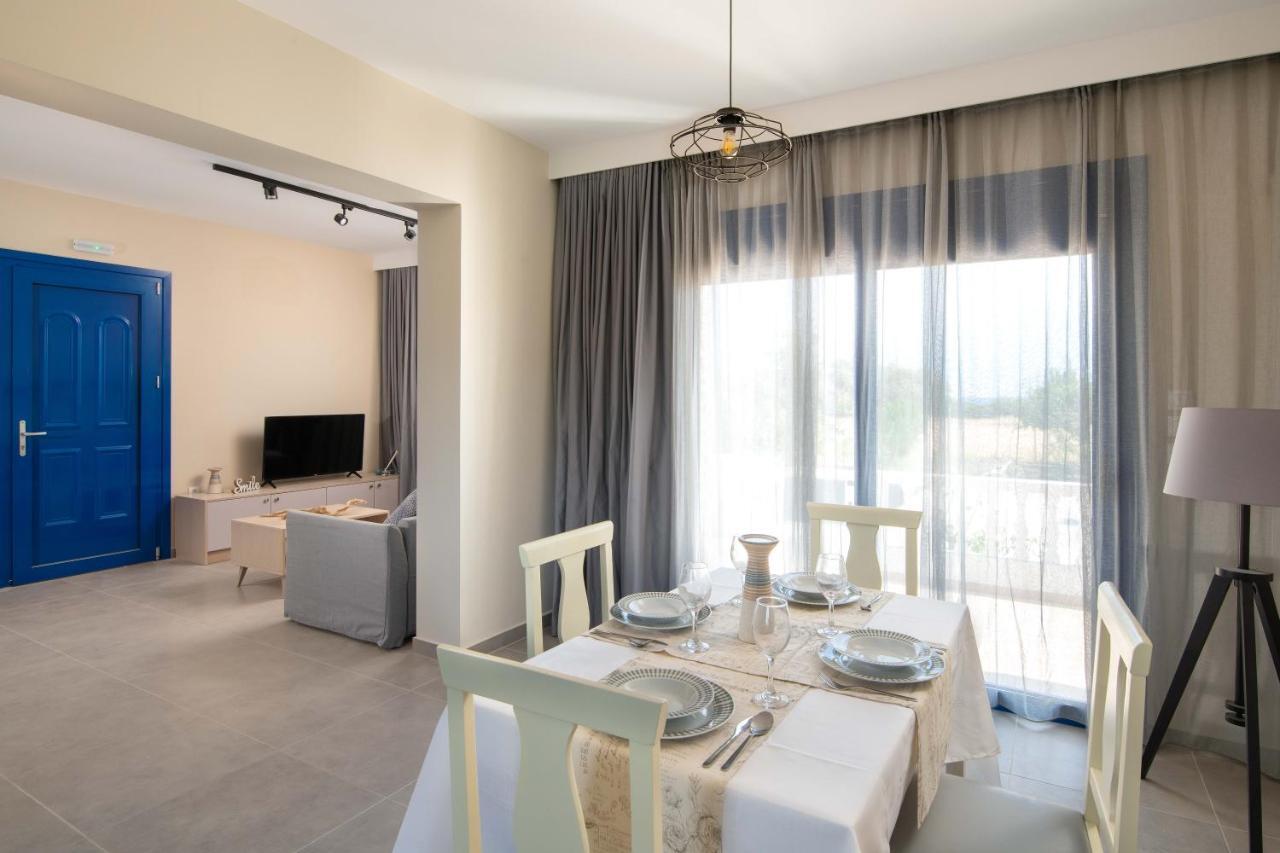Rita Mare Seafront Villas Heated Pools ゲンナジー エクステリア 写真
