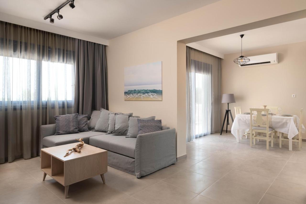 Rita Mare Seafront Villas Heated Pools ゲンナジー エクステリア 写真